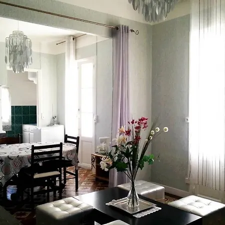 T4 Typique Avec Grande Terrasse Appartamento